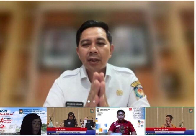 
					Foto: Prosesi Pembukaan oleh Direktur SUPD III Ditjen Bina Pembangunan Daerah, Fauzan Hasan, S.STP, M.Si pada Rapat Koordinasi Pusat yang digelar secara semi-hybrid di Depok (22/04) | dok. Bina Bangda 