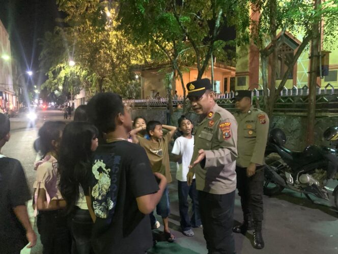 
					IPTU Marwa Siregar Pimpin Patroli Malam Minggu, Cegah Tawuran, Balap Liar dan Geng Motor di Sibolga Sambas