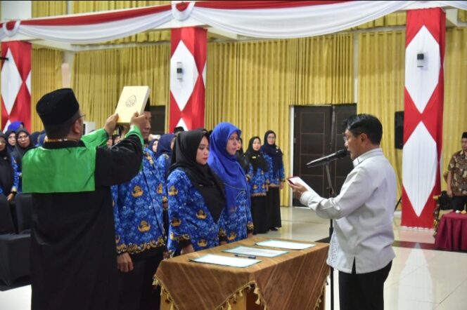 
					Bupati JKA Lantik 157 Kepala Sekolah, Tekankan Guru Harus Jadi Teladan bagi Murid