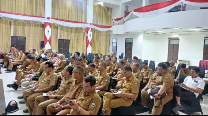 
					Bupati Jhon Kenedy Azis Menekankan Disiplin dan Inovasi dalam Rakor Perangkat Daerah