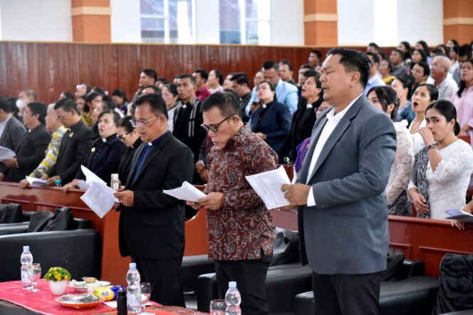 
					Hadiri Perayaan Paskah Raya GAMKI Tapteng, GAMKI Sibolga dan NHKBP Distrik IX STN, Bupati Tapteng : Paskah Simbol Kebangkitan