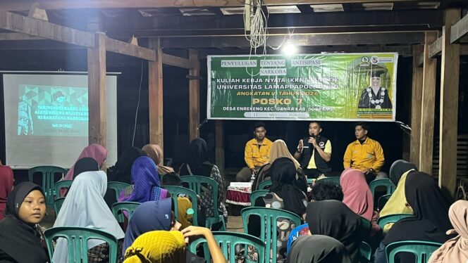 
					Sat Resnarkoba Polres Soppeng Gencarkan Penyuluhan Bahaya Narkoba Bersama Pemerintah dan Mahasiswa KKN.
