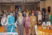 Foto bersama dalam kegiatan pelatihan Meronce Selendang. (Dok. Bina Bangda)
