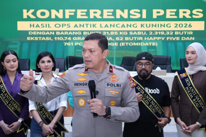 
					Polda Riau Komitmen Perang Lawan Narkoba, 557 Tersangka Diamankan dalam Operasi Antik LK 2026