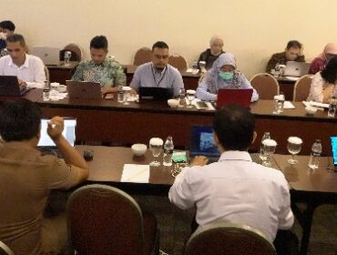 Kajian penerapan SPM dan kepatuhan administrasi. (Dok. Bina Bangda)