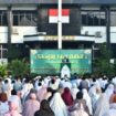 Danpusterad, Letjen TNI Mochamad Syafei Kasno ketika melaksanakan Sholat Idul Adha bersama keluarga besar Pusterad dan masyarakat, di Lapangan Markas Pusterad. (Dok, MEDIA INVESTIGASI/ Shendy)