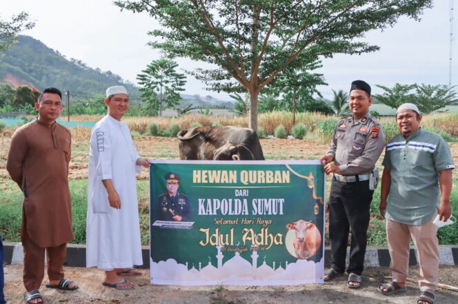 
					Peringati Idul adha 1447 H, Polres Tapanuli Tengah Gelar Salat Id dan Sembelih 7 Ekor Hewan Kurban