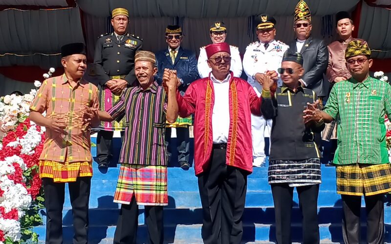 Upacara Hari Pendidikan Nasional (Hardiknas) 2026 Dikbud Pulau Taliabu Di Seragamkan Degan Pakaian Adat Pulau Taliabu Serta Pakaian Adat Buton