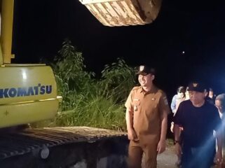 Bupati Jhon Kenedy Azis Instruksikan Pembangunan Jembatan Darurat di Anduring(Foto,Dok istimewa)