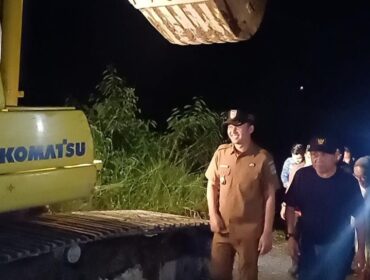 Bupati Jhon Kenedy Azis Instruksikan Pembangunan Jembatan Darurat di Anduring(Foto,Dok istimewa)
