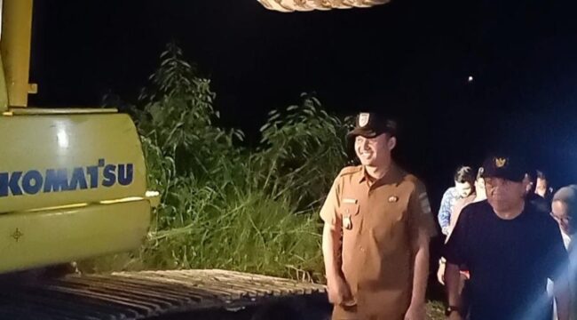 Bupati Jhon Kenedy Azis Instruksikan Pembangunan Jembatan Darurat di Anduring(Foto,Dok istimewa)