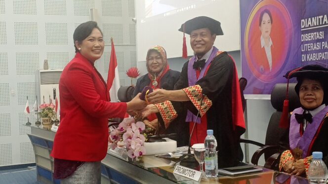 
					Wakil Bupati Pulau La Ode Yasir Hadiri Promosi Doktor Dianita Widya Gandhi Di Unhas Hasanudin Makasar