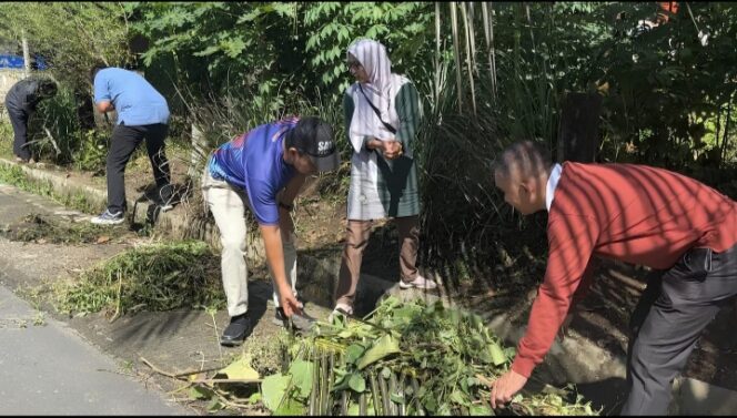 
					Gotong Royong Persiapan Penilaian 10 Program Pokok PKK Tingkat Provinsi, Padang Pariaman Matangkan Kuranji Hulu