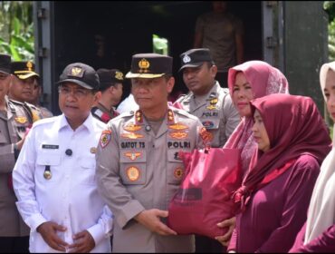 ‎Kapolda Sumbar Tinjau Huntara Batang Anai, Pemkab Padang Pariaman Tegaskan Komitmen Perjuangkan Huntap.(Foto,Dok istimewa) ‎
