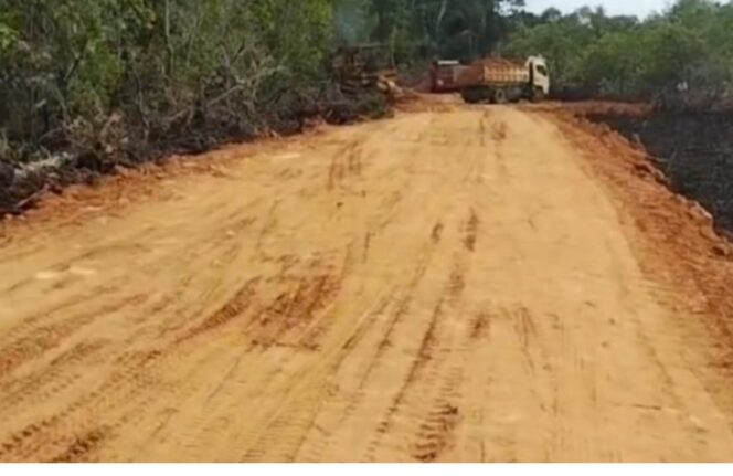 
					Proyek Jalan Nggele-Langganu Pulau Taliabu Awlnya Tak Hanya Tak Punya Izin Namun Kontraktor Meninggalkan Sejumlah Luka Pekerja Tak Terbayar Bahkan Material Tak Terbayar