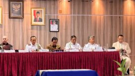 Dirjen Bina Bangda Kemendagri Restuardy Daud ketika menghadiri FGD penyusunan rencana induk pembangunan daerah Tapanuli Utara. (Dok. Bina Bangda)