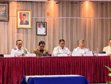 Dirjen Bina Bangda Kemendagri Restuardy Daud ketika menghadiri FGD penyusunan rencana induk pembangunan daerah Tapanuli Utara. (Dok. Bina Bangda)