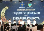 Bupati Tapanuli Tengah Terima penghargaan dari Kementerian Hukum atas Dukungan Dan Komitmennya Dalam Memperluas Akses Keadilan Bagi Masyarakat