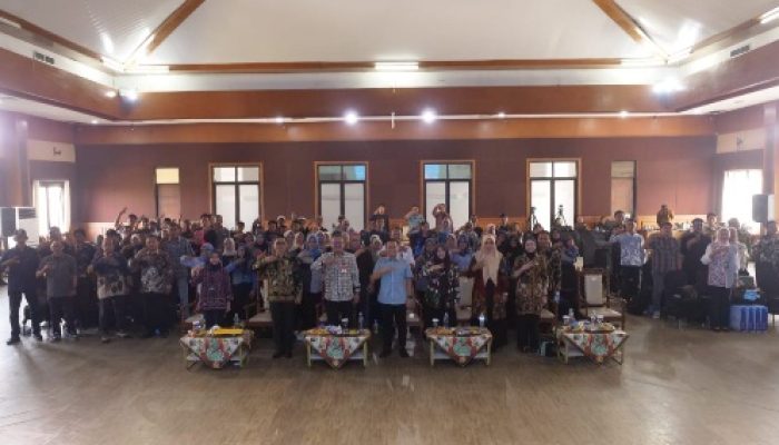 Rapat Fasilitasi dan Sosialisasi Program Pembangunan Tiga Juta Rumah dalam rangka Kemitraan Bersama DPR RI