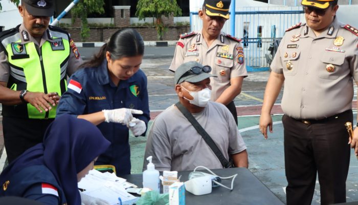Sambut Hari Bhayangkara ke-80, Polres Sibolga Gelar Pemeriksaan Kesehatan Gratis bagi Pengemudi Becak