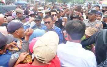 Bupati Tapanuli Tengah Temui Warga, Penyampaian Aspirasi Bantuan Jaminan Hidup Korban Bencana Bancana Alam