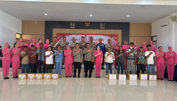 Kepala Kepolisian Resor Bangkep Beserta Jajarannya Sambut Hari Bhayangkara Ke-80, Selenggarakan  Donor Darah Dan Khitanan Massal Gratis