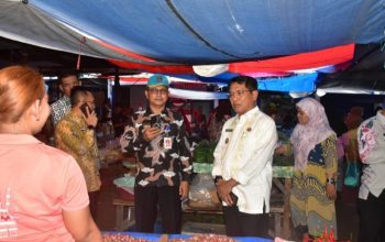 Bupati JKA Sidak Pasar Pakandangan, Pantau Harga Pangan dan Siapkan Revitalisasi Pasar