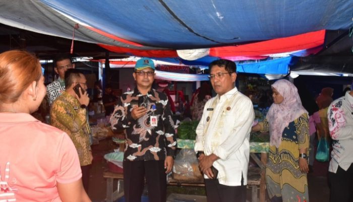 Bupati JKA Sidak Pasar Pakandangan, Pantau Harga Pangan dan Siapkan Revitalisasi Pasar