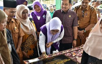 Ketua Dewan Menghadiri Peresmian Posyandu Kasih Ibu Desa Bungku
