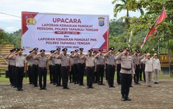 32 Personel Polri dan ASN Polres Tapanuli Tengah Terima Kenaikan Pangkat