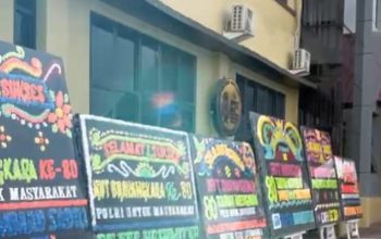 Halaman Mapolres Soppeng Dipenuhi Karangan Bunga, Bukti Dukungan Luas pada Hari Bhayangkara ke-80