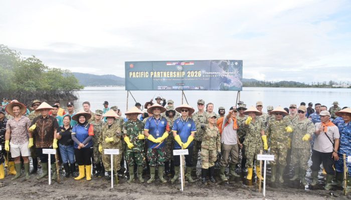 Perkuat Kelestarian Pesisir, Wakil Bupati Tapanuli Tengah Ikuti Penanaman 2.000 Bibit Mangrove dalam Latma Pacific Partnership 2026