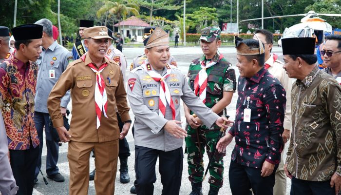 Perkuat Sinergitas TNI-Polri, Dandim 0314/Inhil Sambut Kunjungan Kerja Kapolda Riau di Lapangan Kantor Bupati