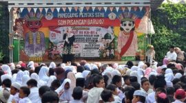 Peringatan Maulid Nabi Muhammad dan Tasyakuran HUT RI di SDN Pisangan Baru 07. (Dok. MEDIA INVESTIGASI/ Shendy Marwan)