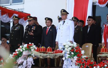 Wakil Bupati Serfi Kambey Bertindak Sebagai Inspektur Upacara Penurunan Bendera HUT RI Ke-81 Tahun 2026 Kabupaten Banggai Kepulauan Sukses Digelar