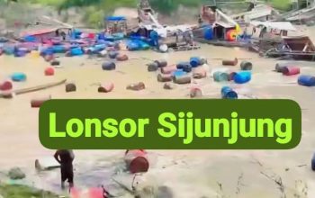 Tanah longsor terjadi di kawasan Kapalo Lubuak Jambu, Jorong Subarang Ombak, Nagari Muaro, Kecamatan Sijunjung,