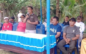 Plt. Camat Kecamatan Buko, Sahran Sandang Buka Laga Pertandingan Bola Kaki U-45 Dispondori NIU MAX Dalam Rangka Memeriahkan HUT RI Ke-81