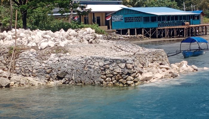 Proyek Pembagunan Lanjutan Tahap III Pengoprasian Pelabuhan Pelensengan  Kapal Feri Leme-Leme Bungin Ambruk Dugaan Kuat Di Kerjakan Asal Jadi Oknum Kontraktor
