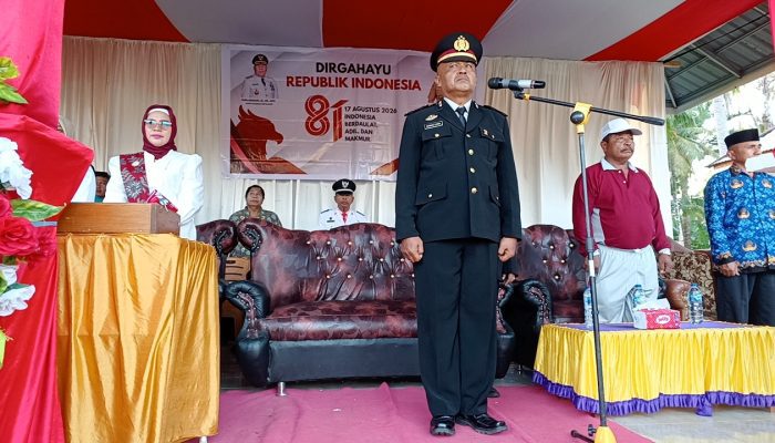 Kapolsek Buko Iptu Nandang Mohamad Sidik Jadi Inspektur  Upacara Penurunan Bendera Pusaka Merah Putih HUT Ke-81 Kemerdekaan RI Di Lapangan Tataba