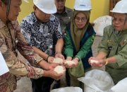 Pastikan Beras Layak dan Sesuai Takaran, Pemkab Padang Pariaman Lakukan Pemeriksaan di Bulog
