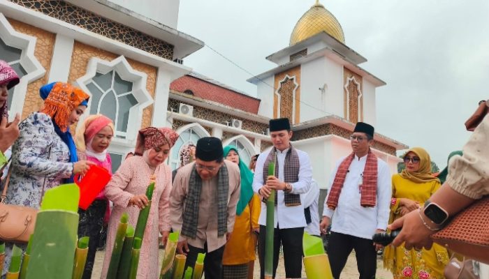 Prosesi Malamang Jadi Pembuka Hari Kedua Padang Pariaman Mauluik Gadang 2026