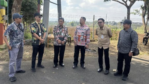 Direktorat Jenderal Bina Pembangunan Daerah Kemendagri ketika melakukan kunjungan lapangan LSDP di Kota Malang. (Dok. Bina Bangda/ Kemendagri)