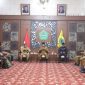 Kemendagri melalui Ditjen Bina Bangda ketika melakukan kunjungan dan verifikasi lapangan dalam rangka percepatan implementasi Program Local Service Delivery Improvement Project. (Dok. Bina Bangda/ Kemendagri)
