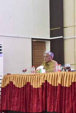 Bupati Tapteng Masinton Pasaribu Pimpin Pengarahan ASN : Minta OPD Ubah Pola Kerja Cepat, Target Terukur, dan Berdampak Nyata