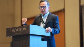 Wakil Menteri Dalam Negeri Bima Arya Sugiarto ketika membuka Forum Dialog Kebijakan Tingkat Tinggi: Akselerasi Transisi Energi Berkeadilan dan Inklusif. (Dok. Bina Bangda/ Kemendagri)