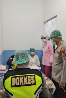 Kapolres Sibolga Bersama Ketua Bhayangkari Cek Keamanan Menu MBG di SPPG Yayasan Kemala Bhayangkari Cabang Sibolga