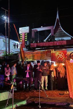 KOBARKAN SEMANGAT JAS MERAH: MTsS Ampek Koto Palembayan Gelar Pentas Seni Akbar Peringati G30S/PKI di Terminal Pasar Palembayan