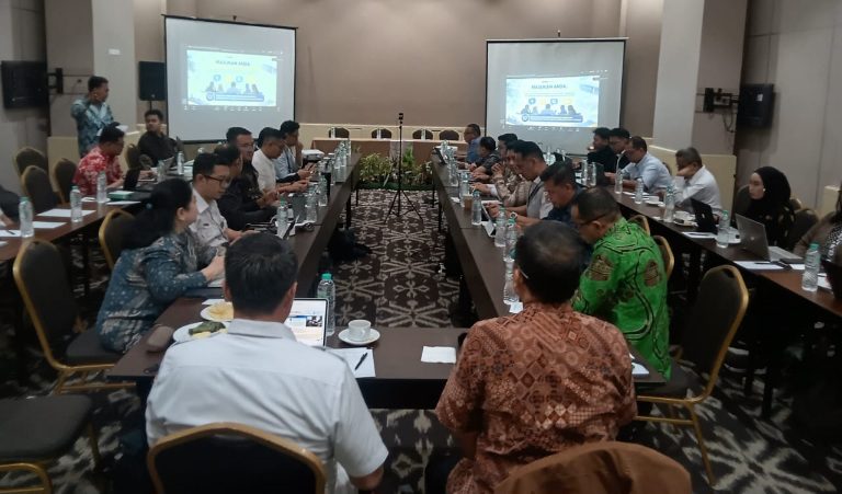 Kegiatan Harmonisasi regulasi diarahkan untuk memperkuat sinkronisasi pusat-daerah, menata Pokok-Pokok Pikiran. (Dok. Bina Bangda/ Kemendagri)