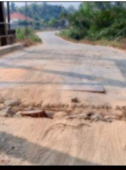 Nah.. kan akhirnya jembatan didesa gedung Rejo kecamatan belitang amblas lagi