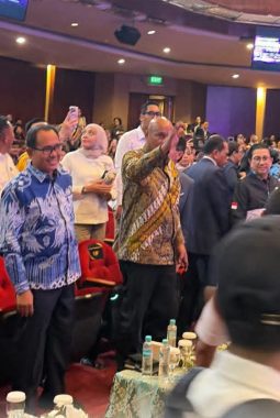 Bupati Bersama Ketua DPRD Hadiri Simposium Energi Nasional Deklarasi Ketahanan Dan Kemandirian Energi